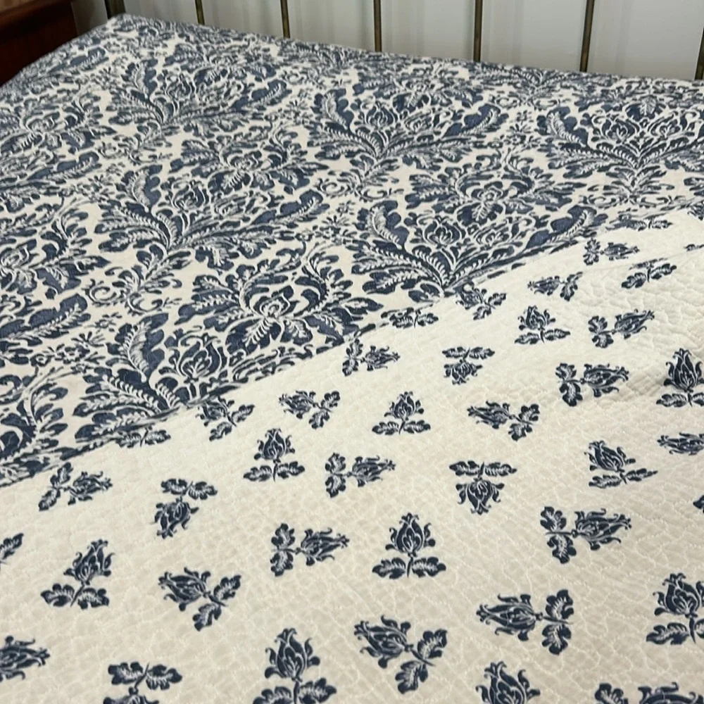Queen sized reversible blue and white quilt/coverlet